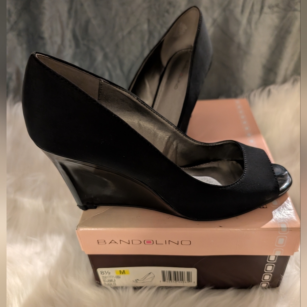 ❤️ 4/$60 Bandolino Black Peep Toe Wedges❤️4 for $60 ❤️